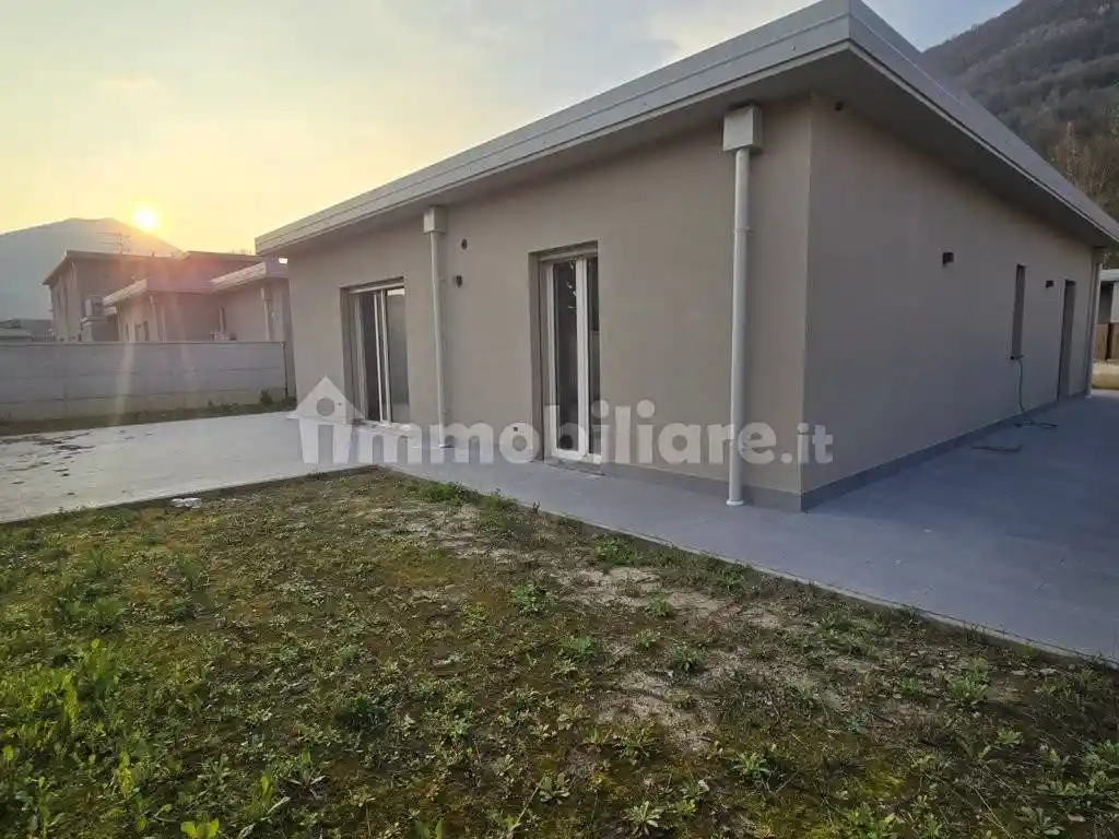 Villa in vendita a Villanuova sul Clisi