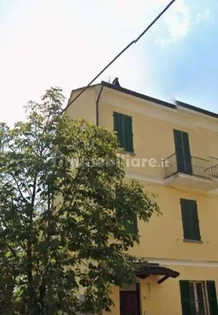 Villa in vendita a Casteggio