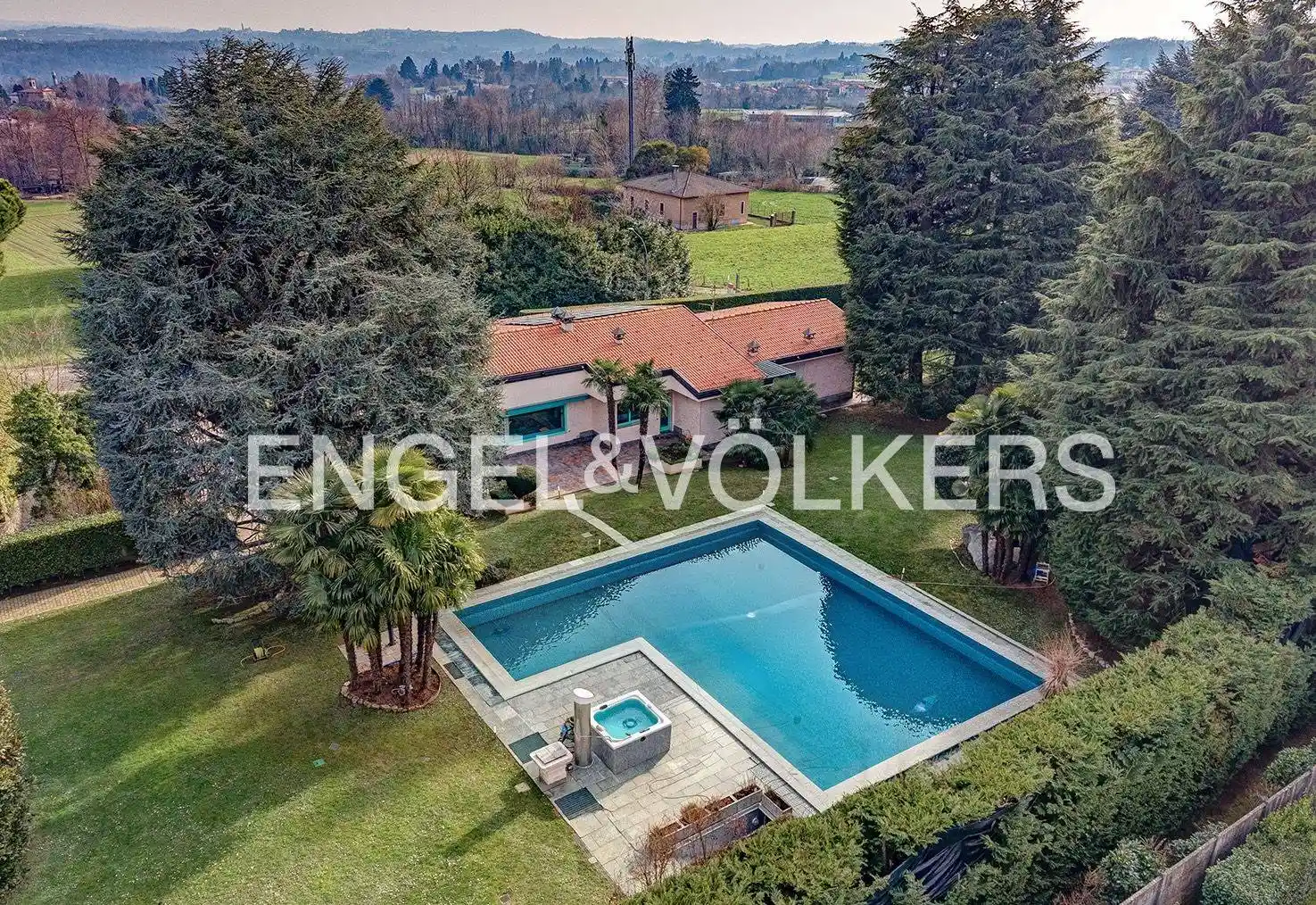 Villa in vendita a Erba