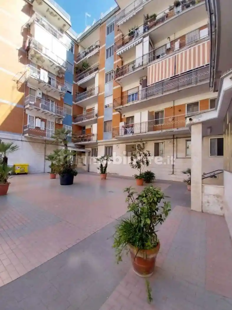 Appartamento in vendita a Napoli