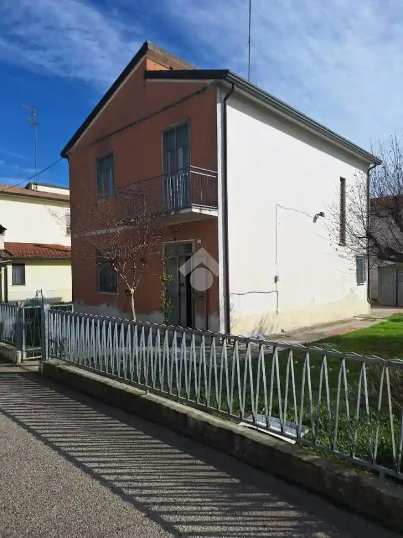 Casa indipendente in vendita a Bagnacavallo