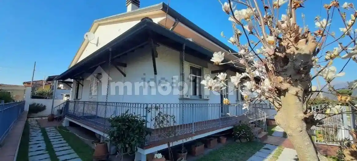 Villa in vendita a Camaiore