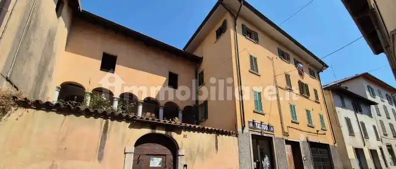 Appartamento in vendita a Nembro