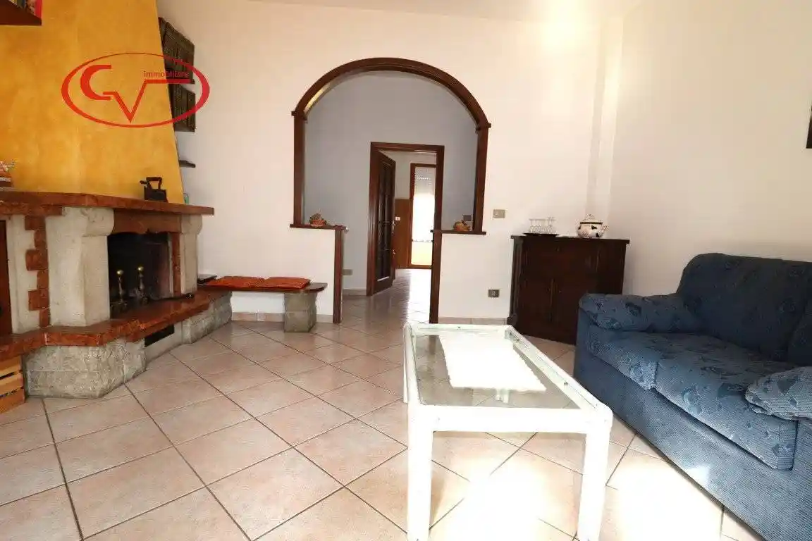 Appartamento in vendita a Bucine