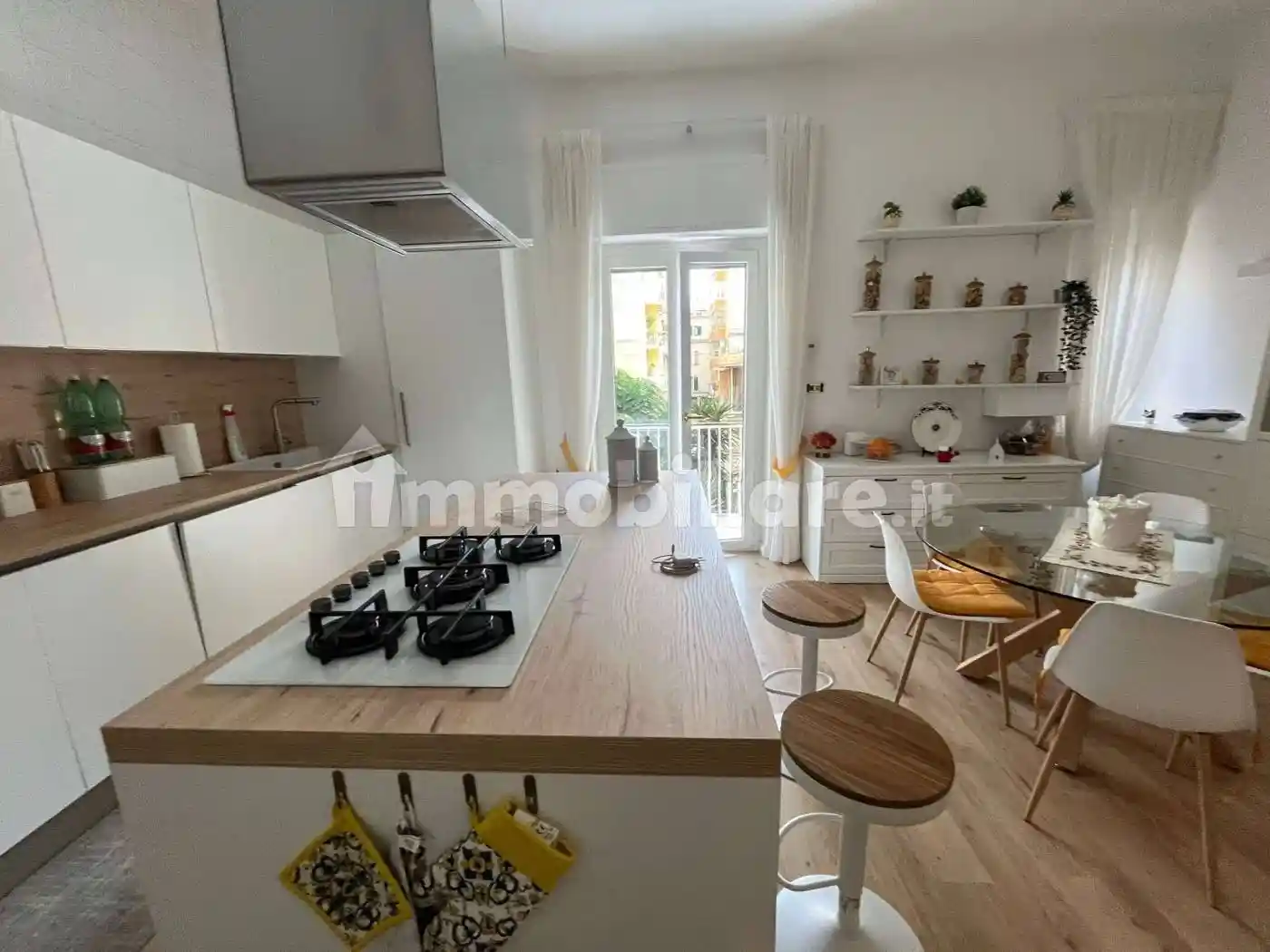 Appartamento in affitto a Napoli