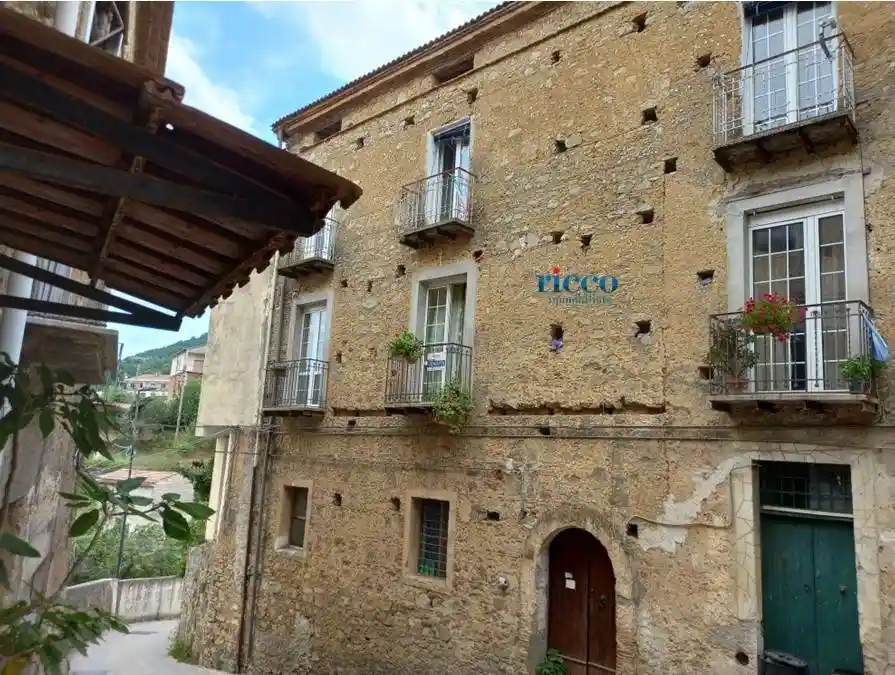 Palazzo - Edificio in vendita a Camerota