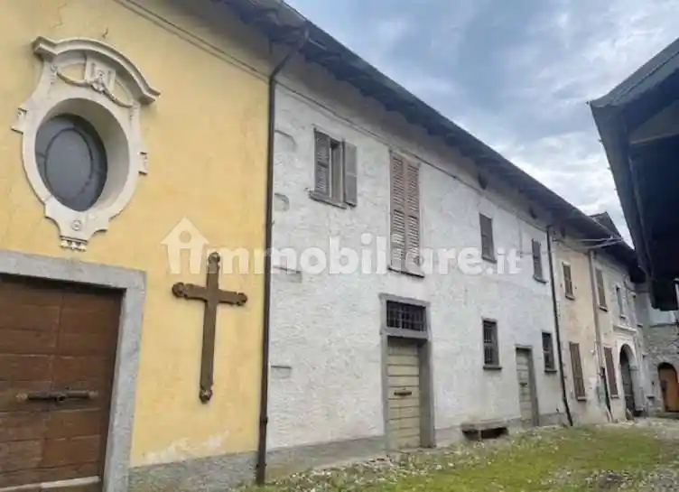 Casa indipendente in vendita a Cuvio