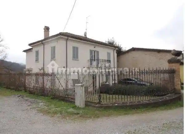 Casa indipendente in vendita a Codevilla