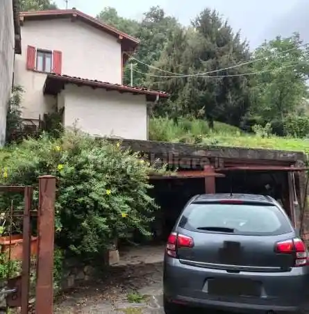 Casa indipendente in vendita a Laveno-Mombello