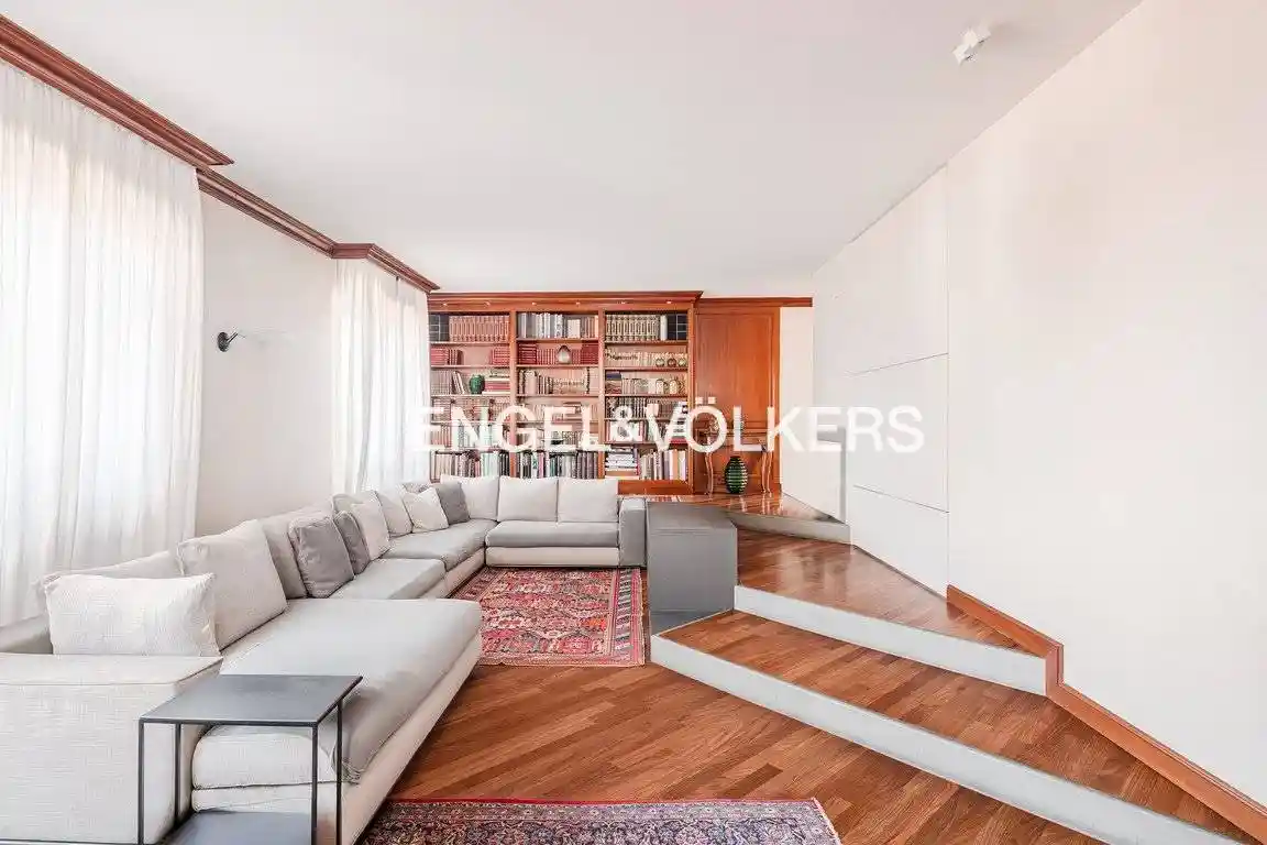 Appartamento in vendita a Seregno