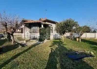 Villa in vendita a Galliate