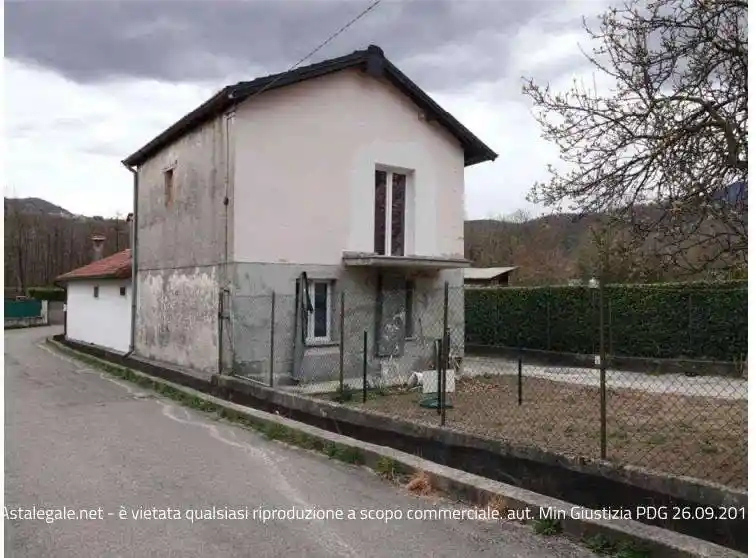 Casa indipendente in vendita a Cassano Valcuvia