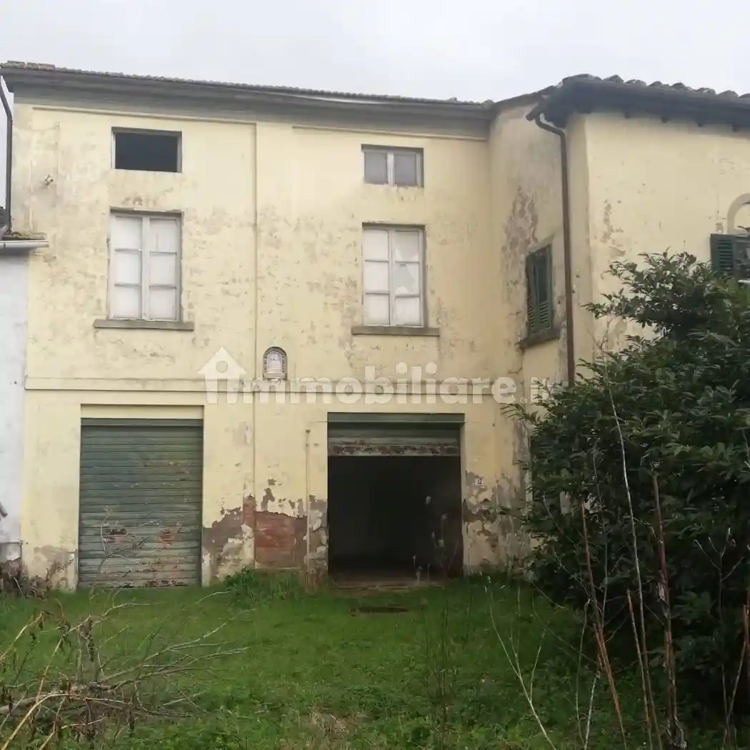 Rustico - Casale in vendita a Quarrata