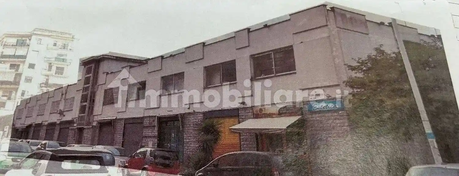 Palazzo - Edificio in vendita a Napoli