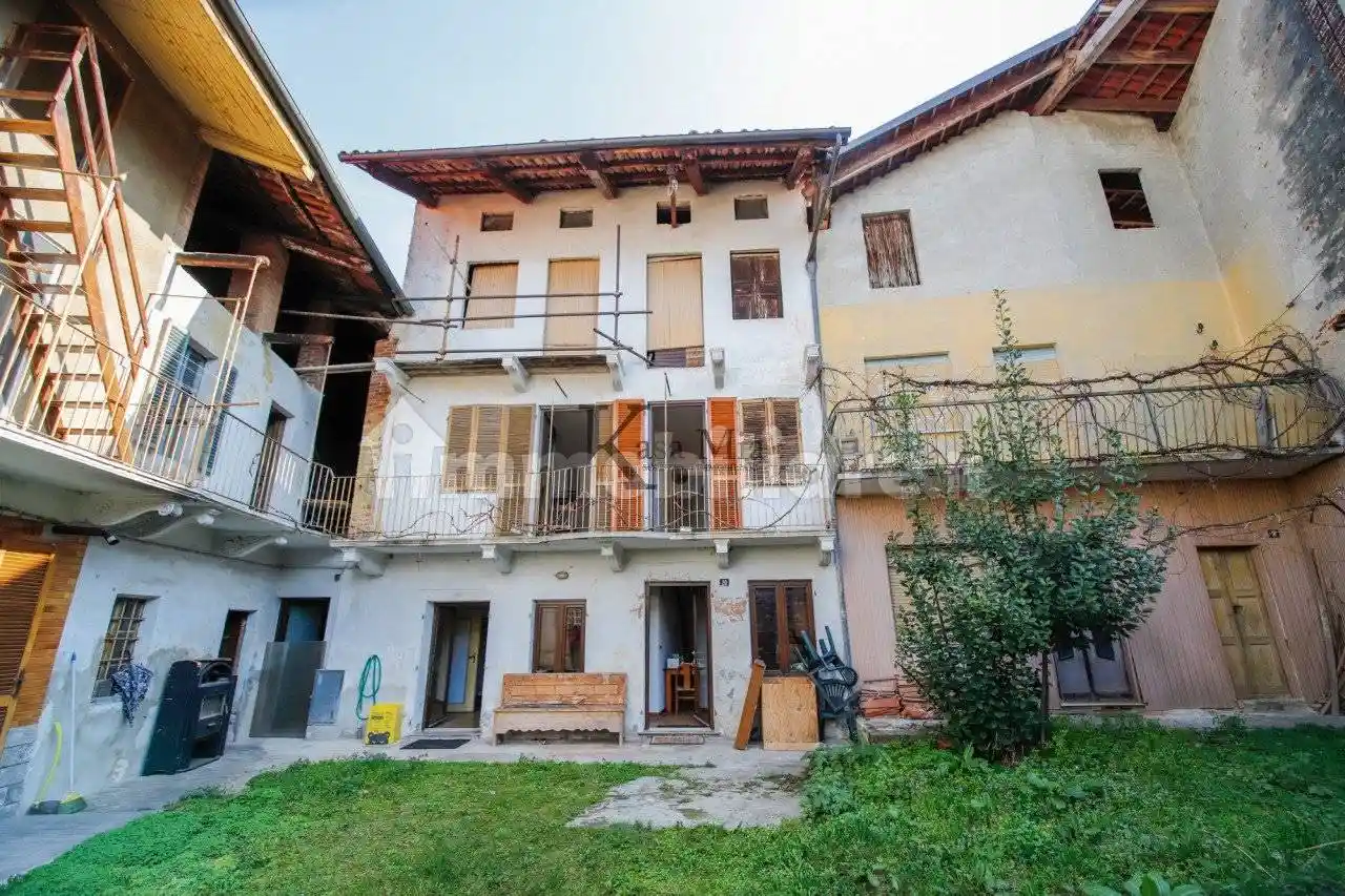 Casa indipendente in vendita a Candia Canavese