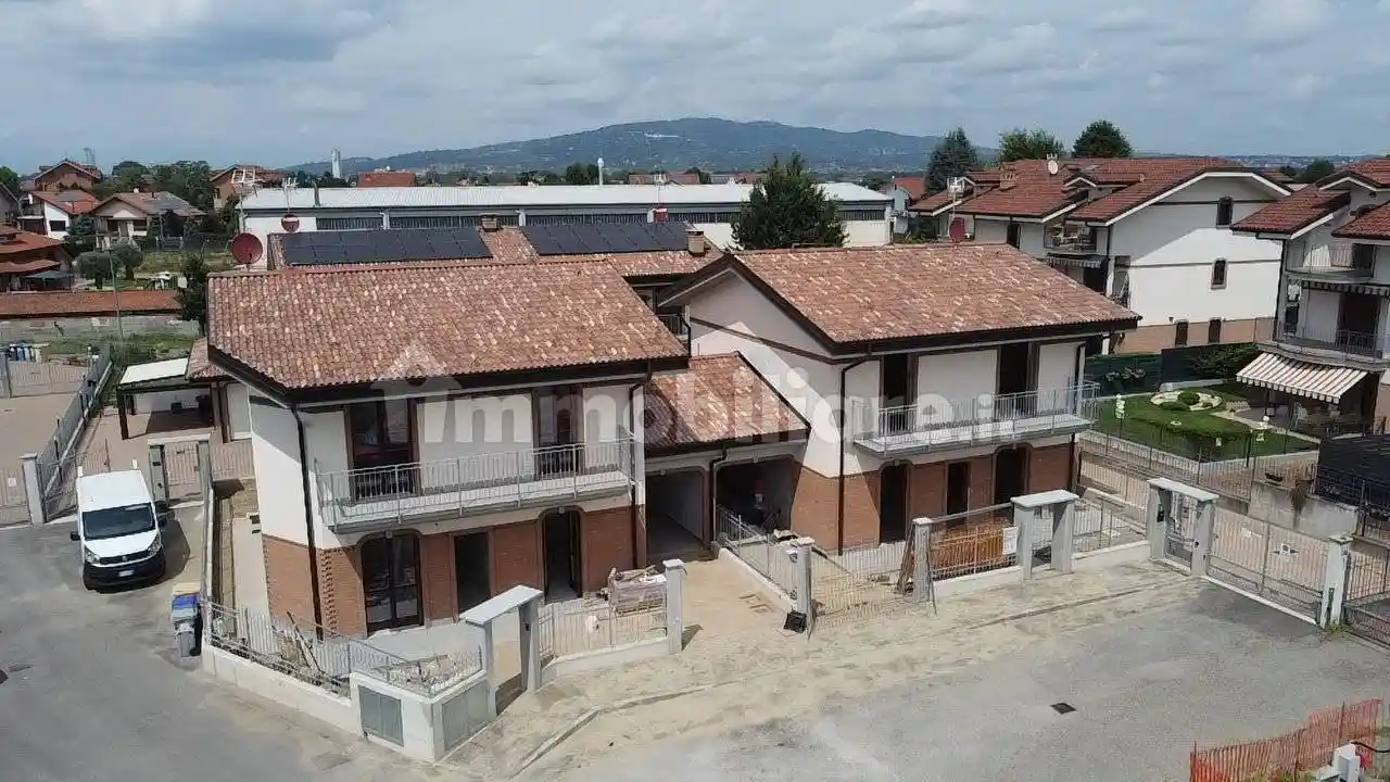 Villa in vendita a La Loggia