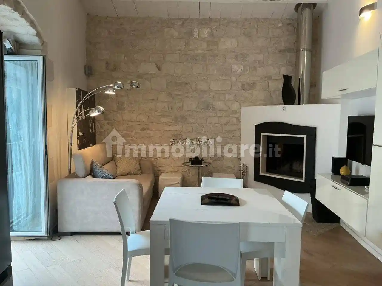 Casa indipendente in affitto a Modica