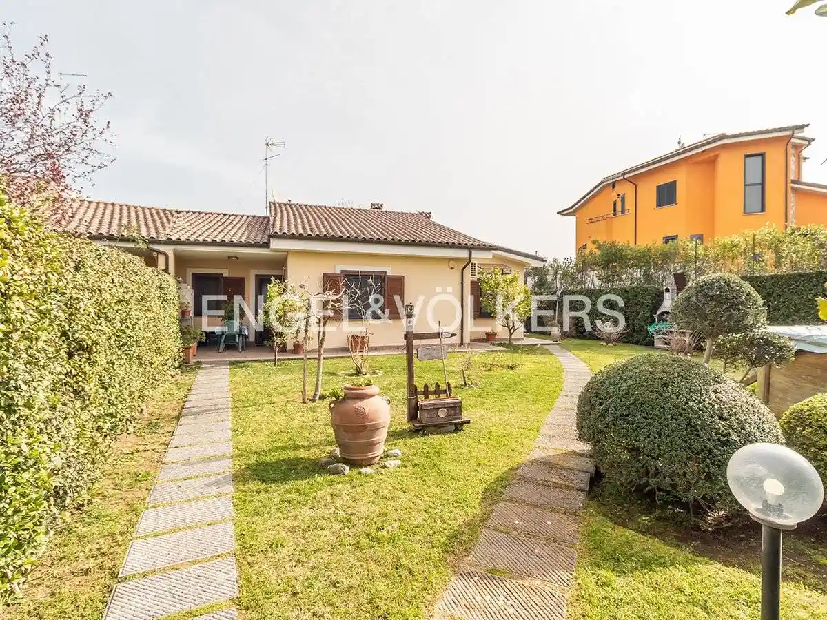 Villa in vendita a Riano