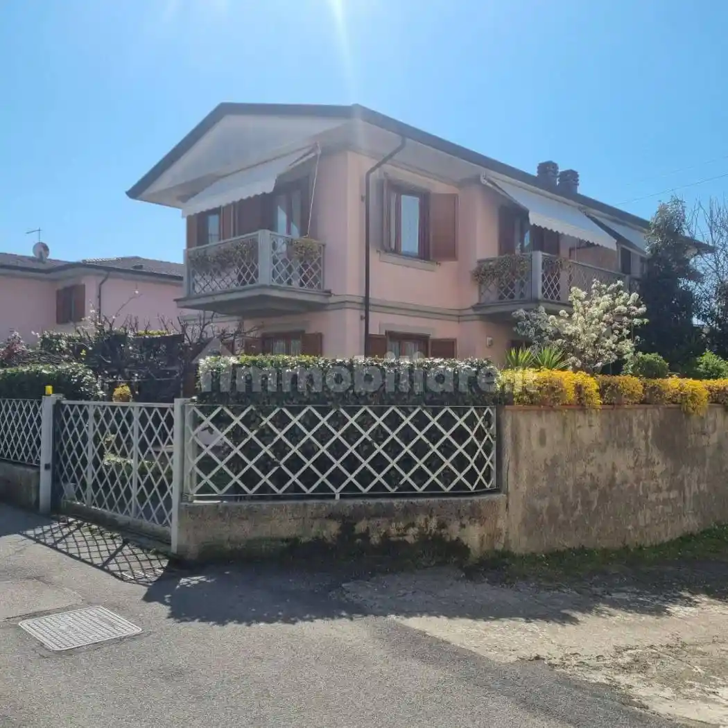 Villetta a schiera in vendita a Massa