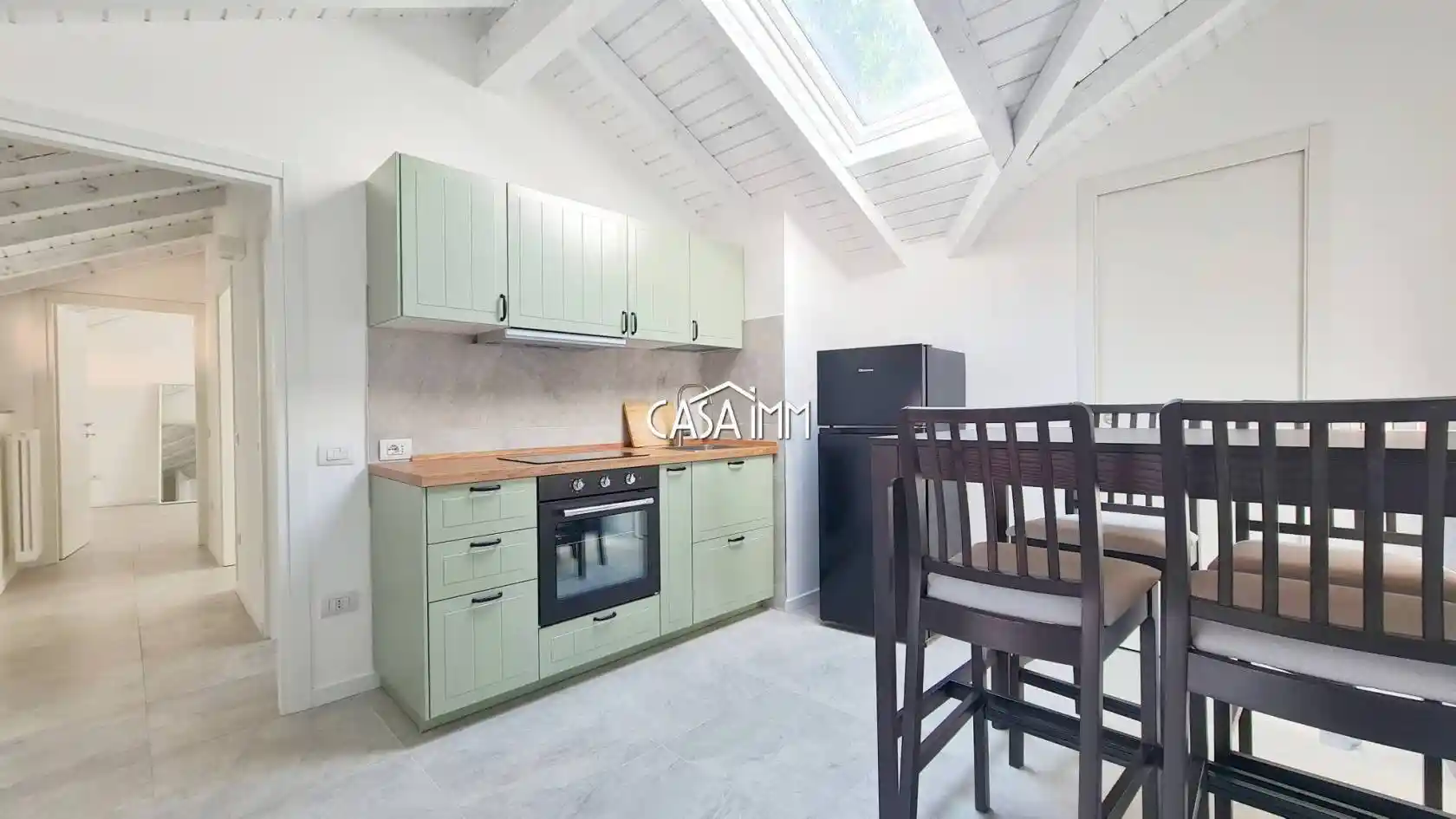 Appartamento in affitto a Angera