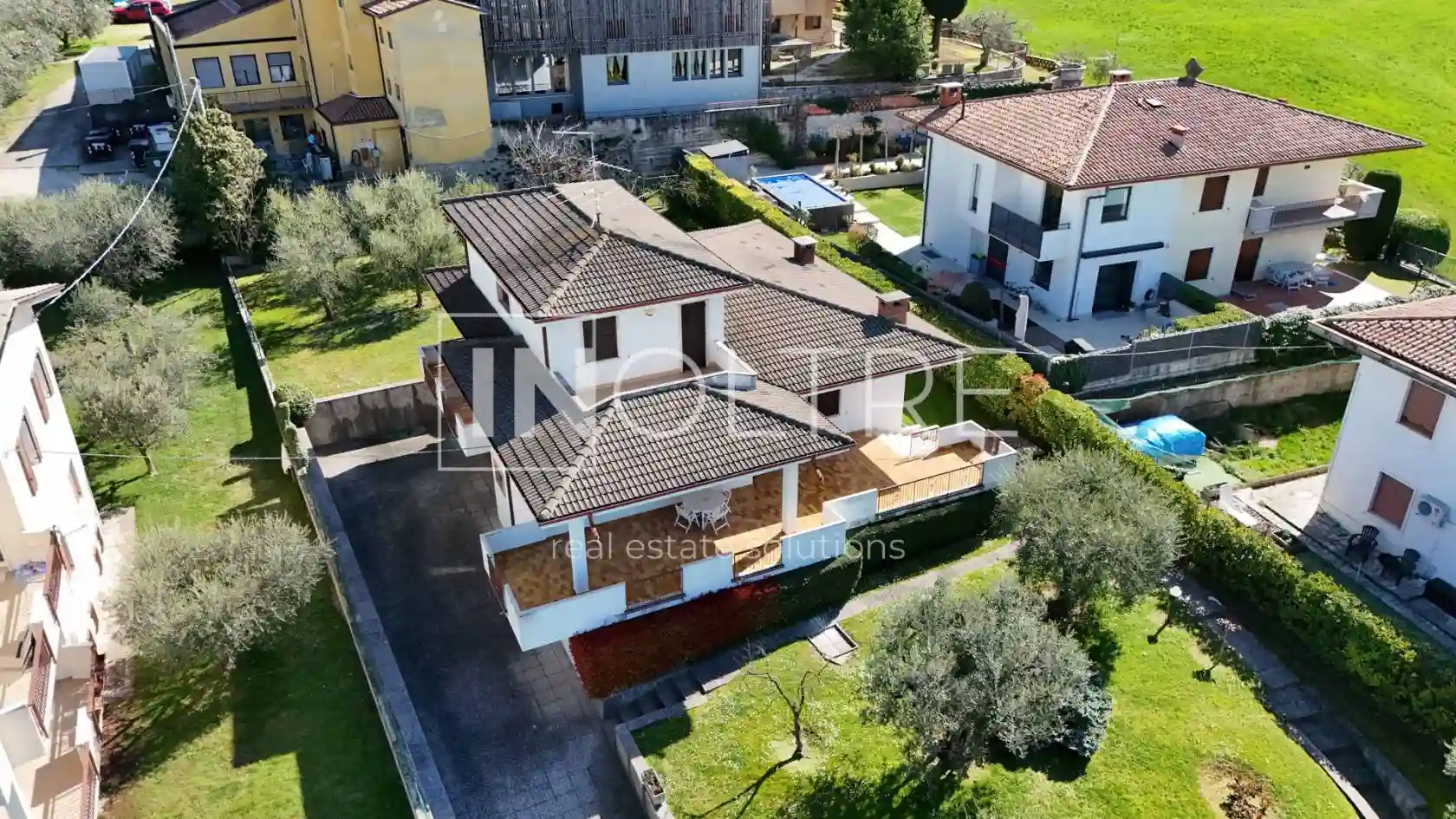 Villa - foto 2