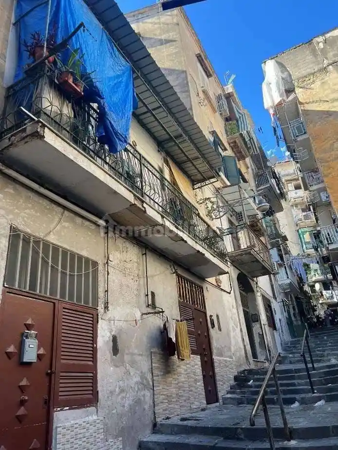 Appartamento in vendita a Napoli