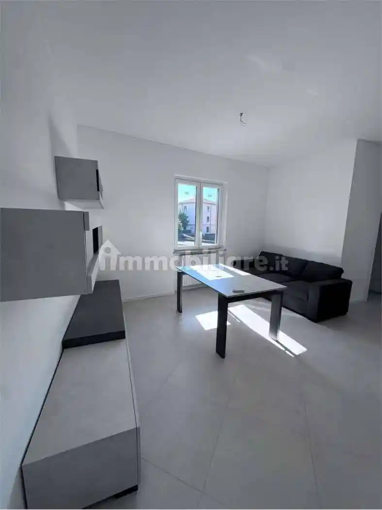 Appartamento in affitto a Gazzada Schianno