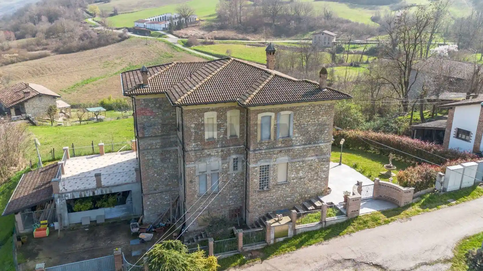 Casa indipendente in vendita a Vernasca