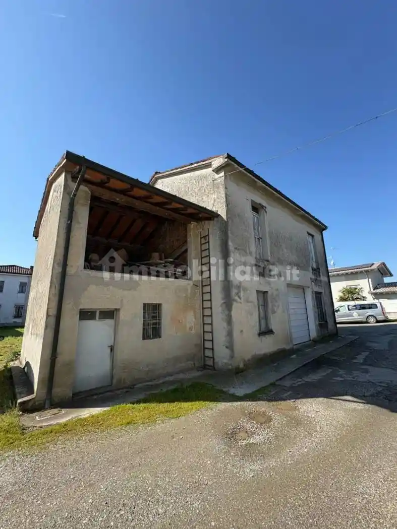 Villa in vendita a Castelvetro Piacentino