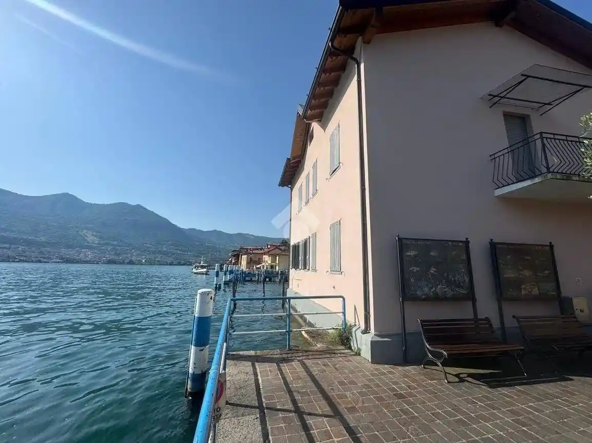 Appartamento in vendita a Monte Isola