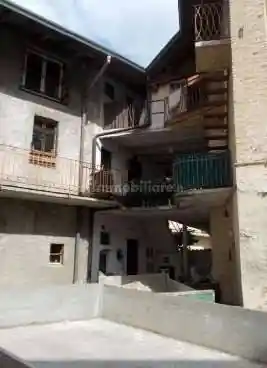 Appartamento in vendita a Gazzada Schianno