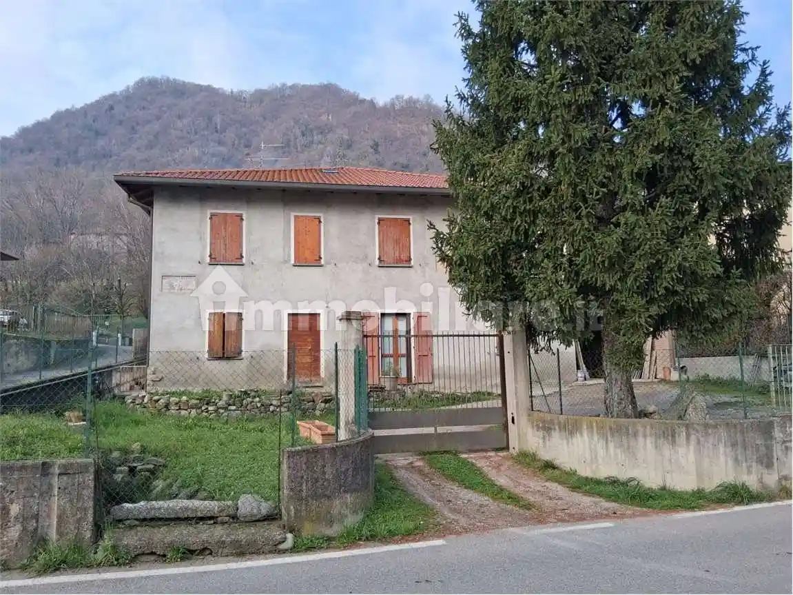Villa in vendita a Olginate