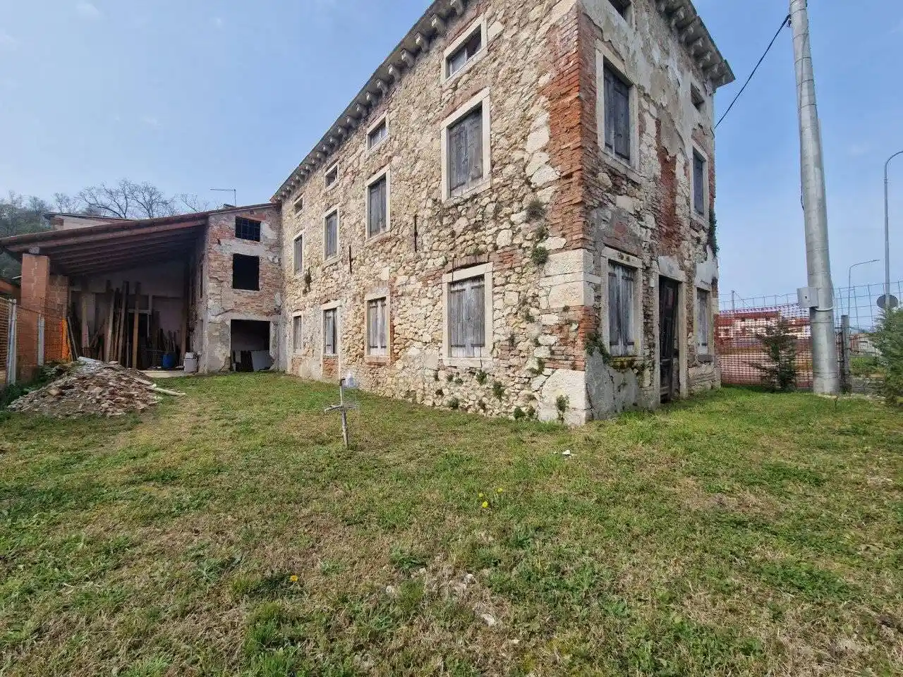 Rustico - Casale in vendita a Longare