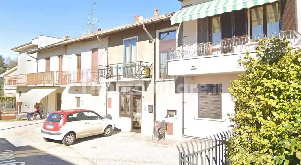 Casa indipendente in vendita a Jerago con Orago