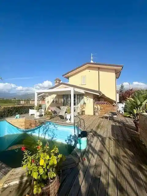 Villa in vendita a Camaiore