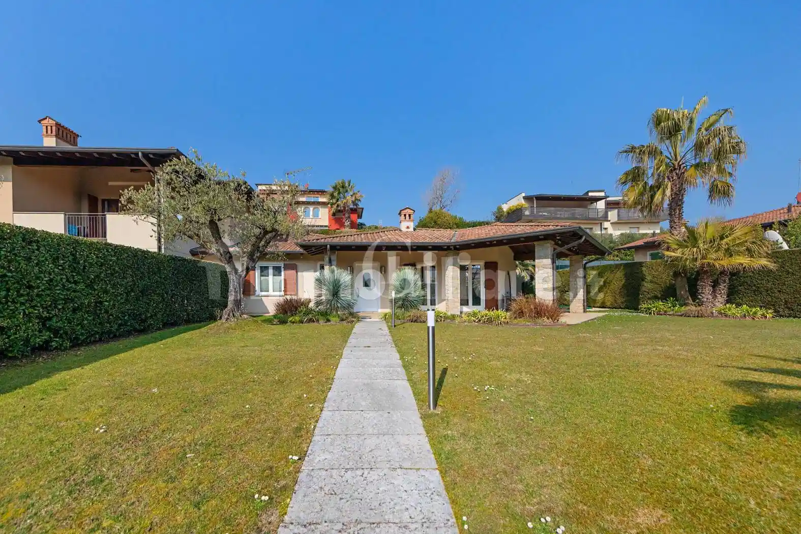 Villa in vendita a Moniga del Garda