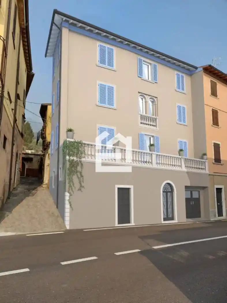 Palazzo - Edificio in vendita a Gargnano