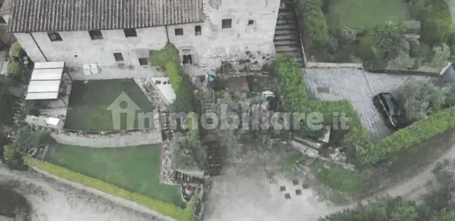 Villa in vendita a Carmignano