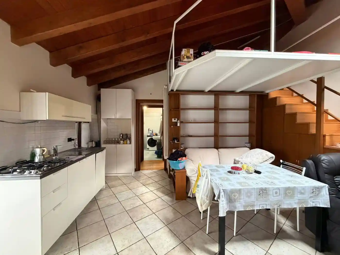 Appartamento in affitto a Usmate Velate