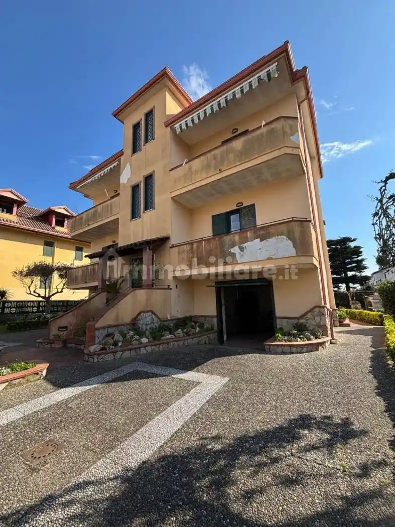 Villa in vendita a Giugliano in Campania