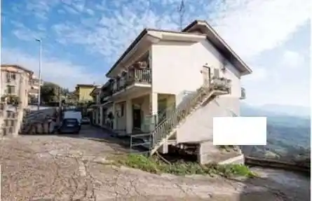 Appartamento in vendita a Olevano Romano