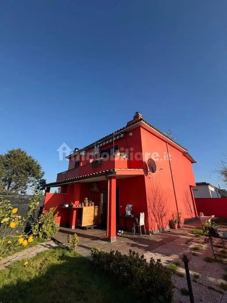 Villa in vendita a Aprilia