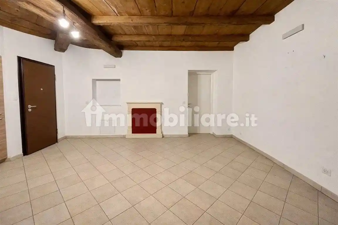 Appartamento in affitto a Azzate