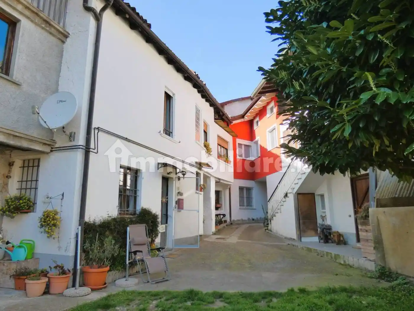 Casa indipendente in vendita a Brezzo di Bedero