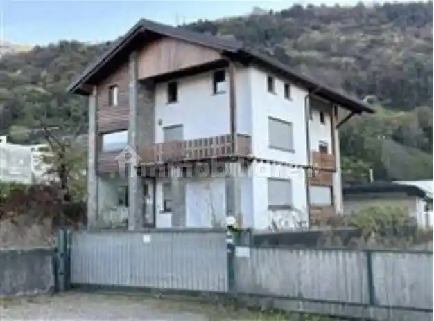 Villa in vendita a Cosio Valtellino