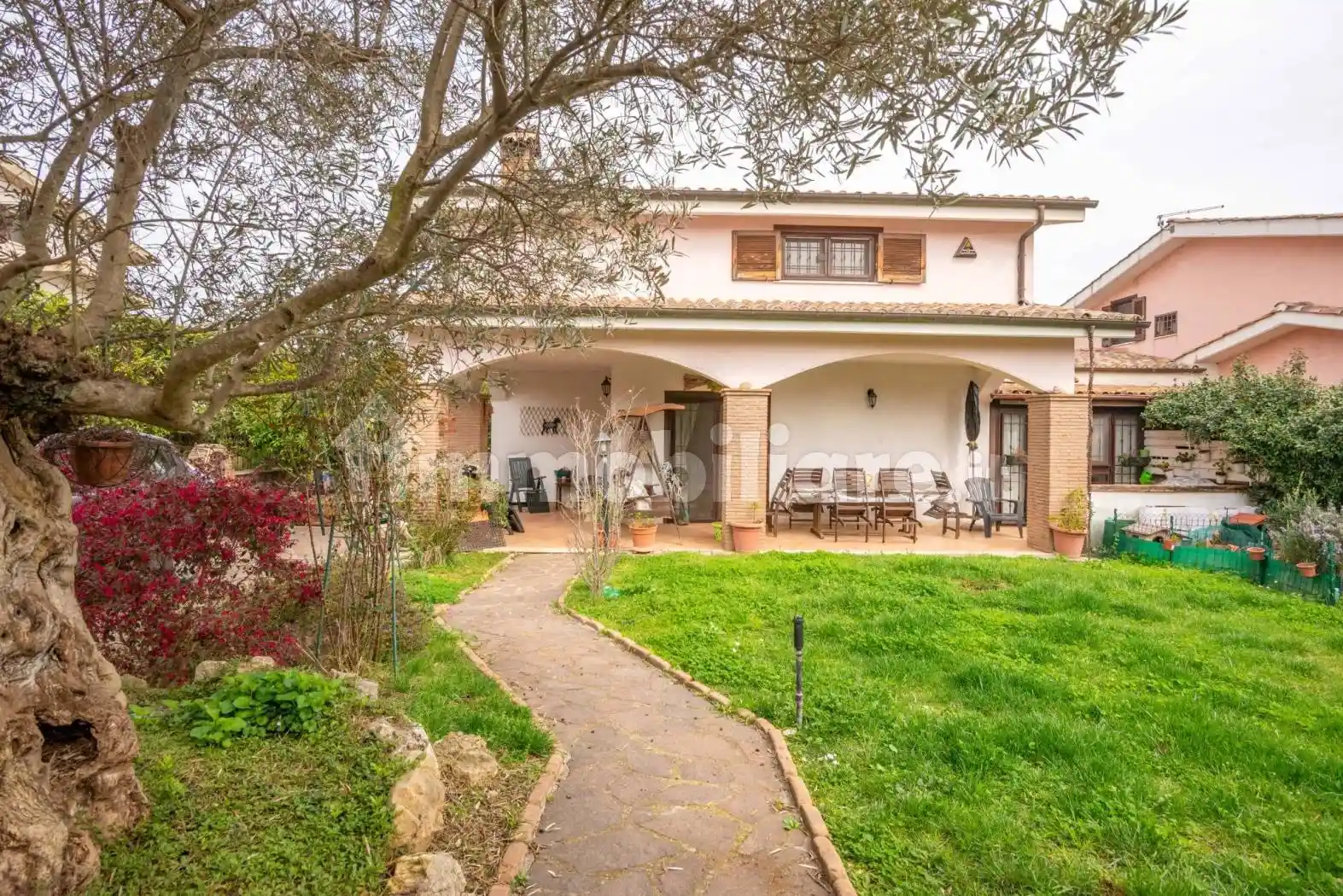 Villa in vendita a Anguillara Sabazia