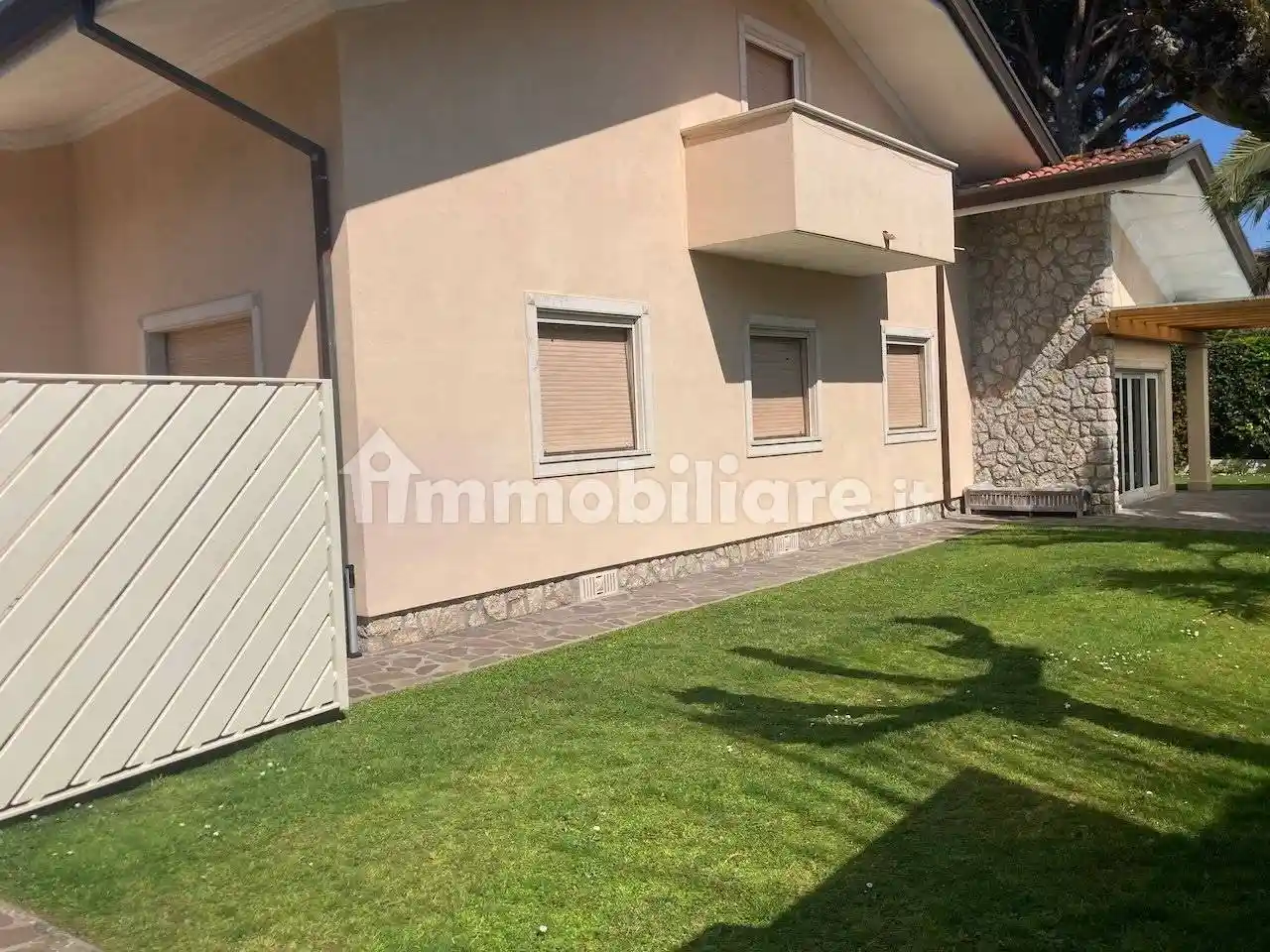 Villa in affitto a Forte dei Marmi