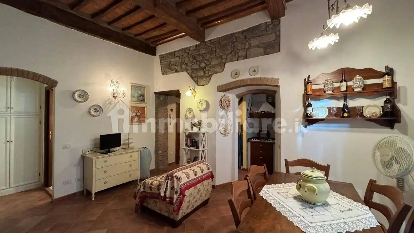 Appartamento in vendita a Suvereto