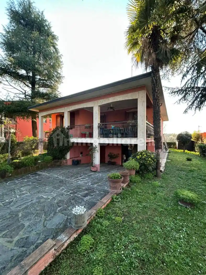 Villa in vendita a Castell'Arquato