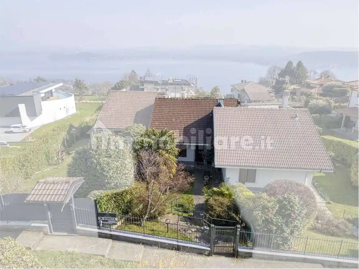 Villa in vendita a Massino Visconti